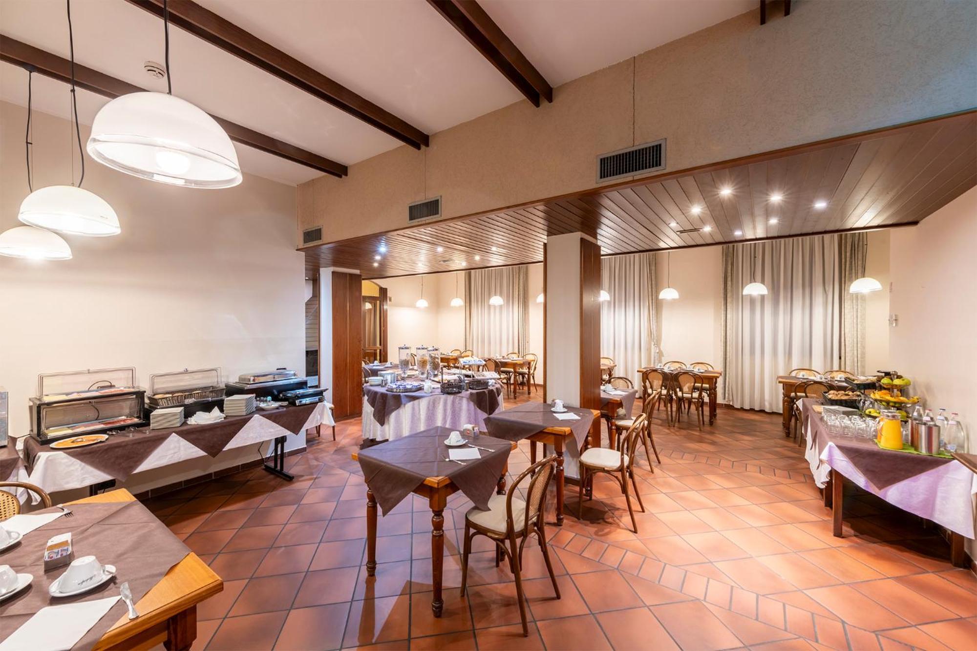 Hotel Vecchio Casello Castelleone Exteriör bild