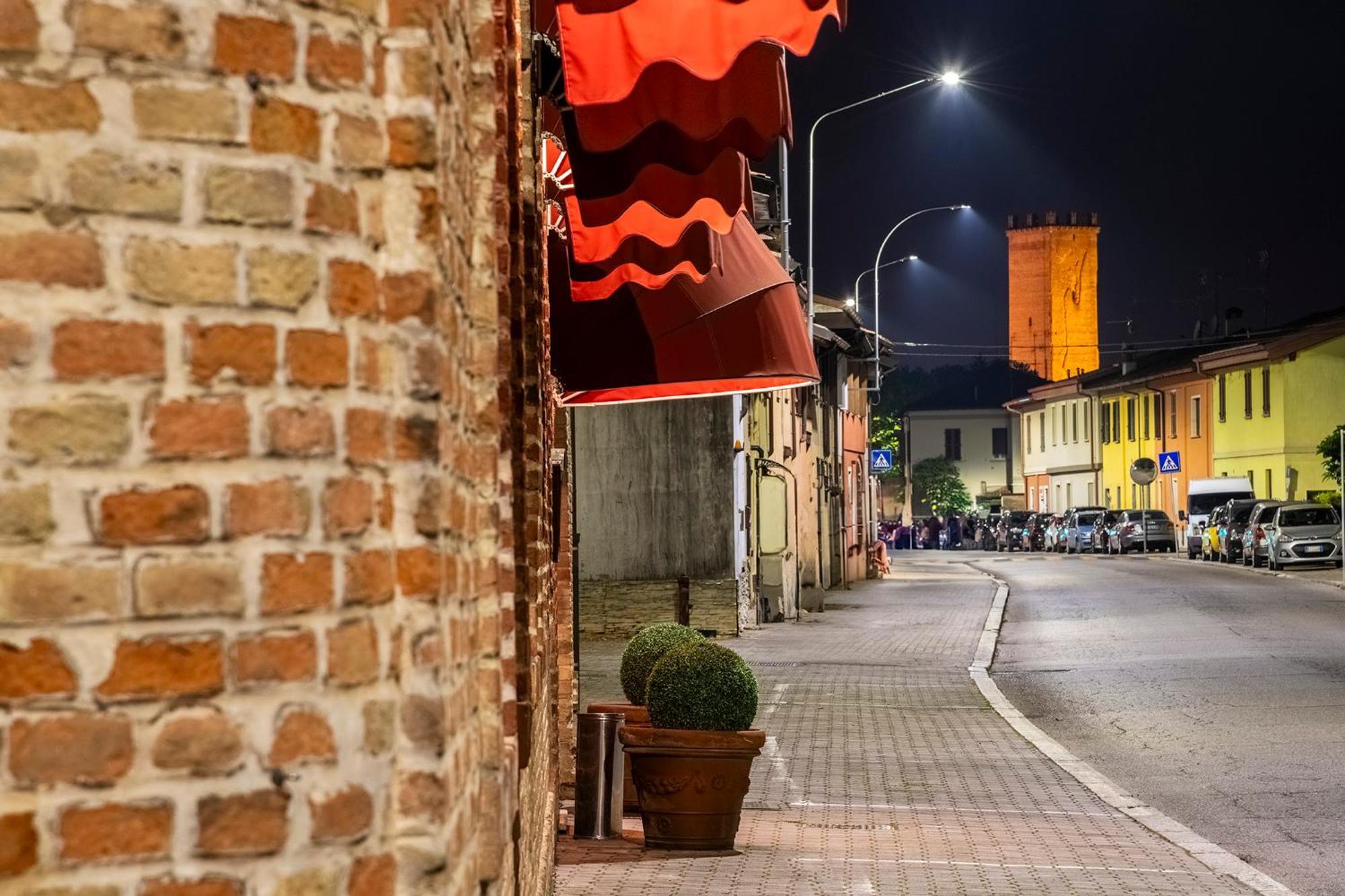 Hotel Vecchio Casello Castelleone Exteriör bild