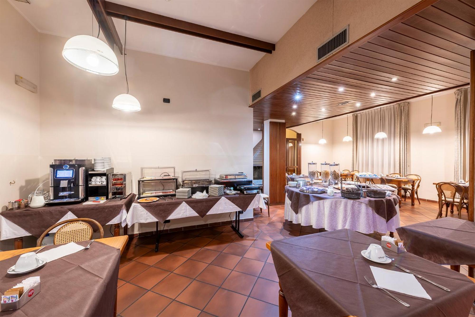 Hotel Vecchio Casello Castelleone Exteriör bild