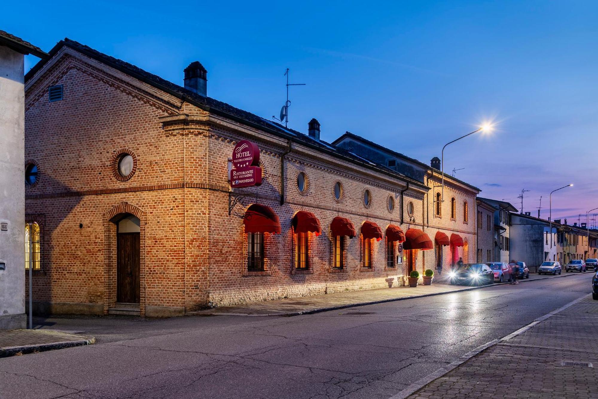 Hotel Vecchio Casello Castelleone Exteriör bild