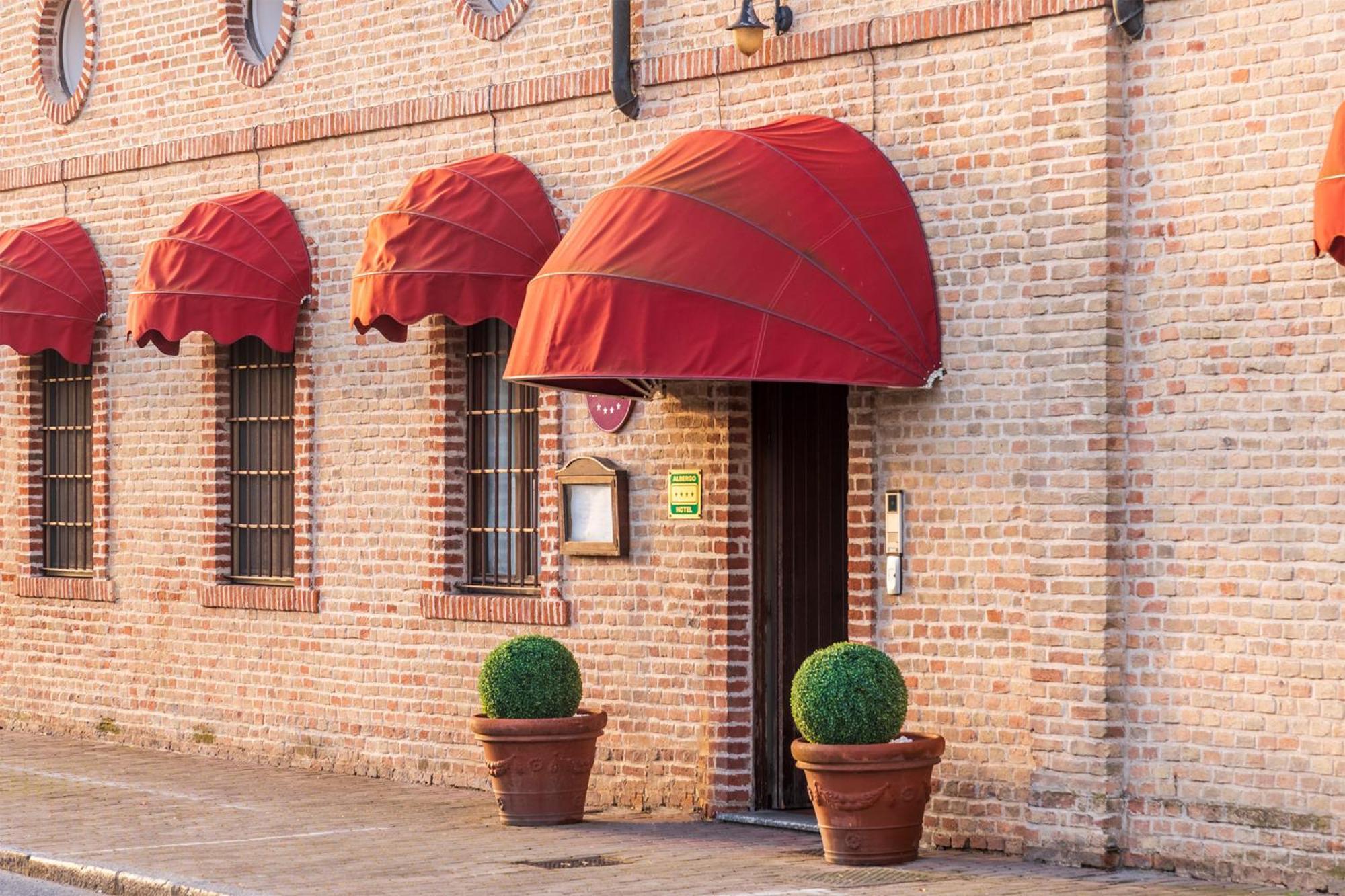 Hotel Vecchio Casello Castelleone Exteriör bild